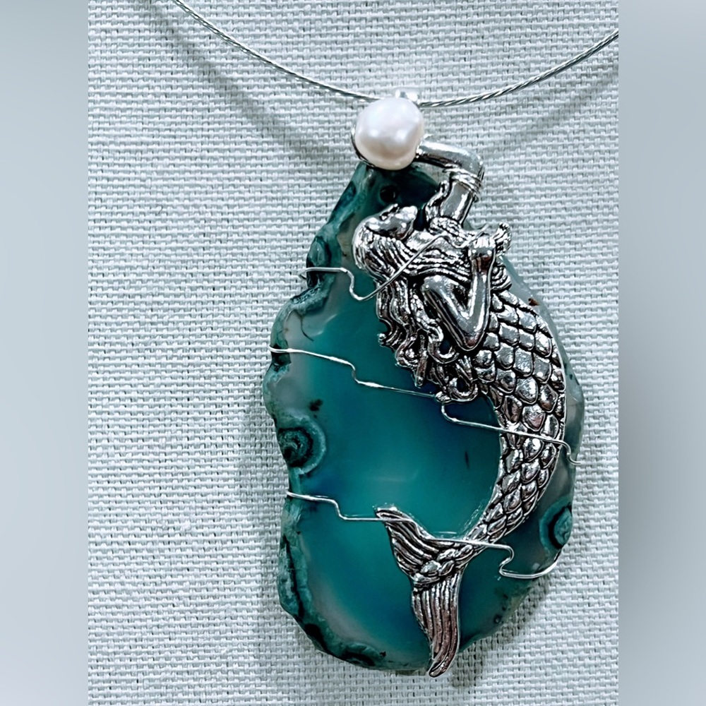 New handmade wire wrapped Agate freshwater Pearl mermaid pendants